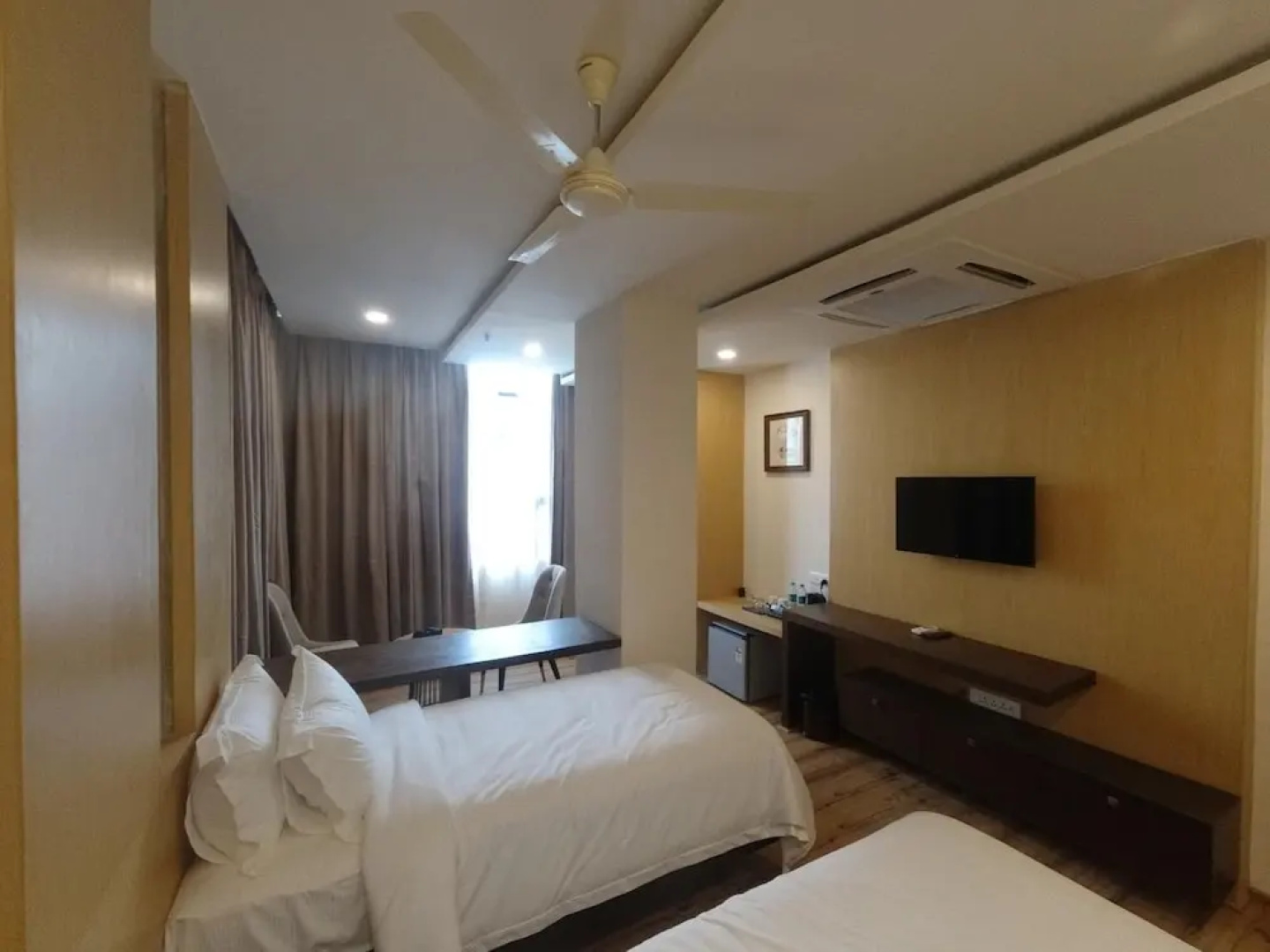 Vybrant Hotels