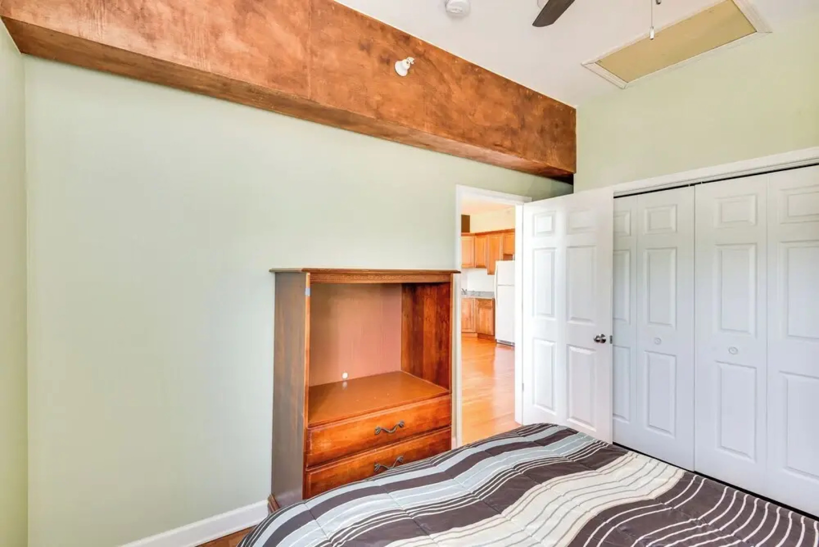 Cozy Couples Getaway < 2 Mi to Lake Michigan!