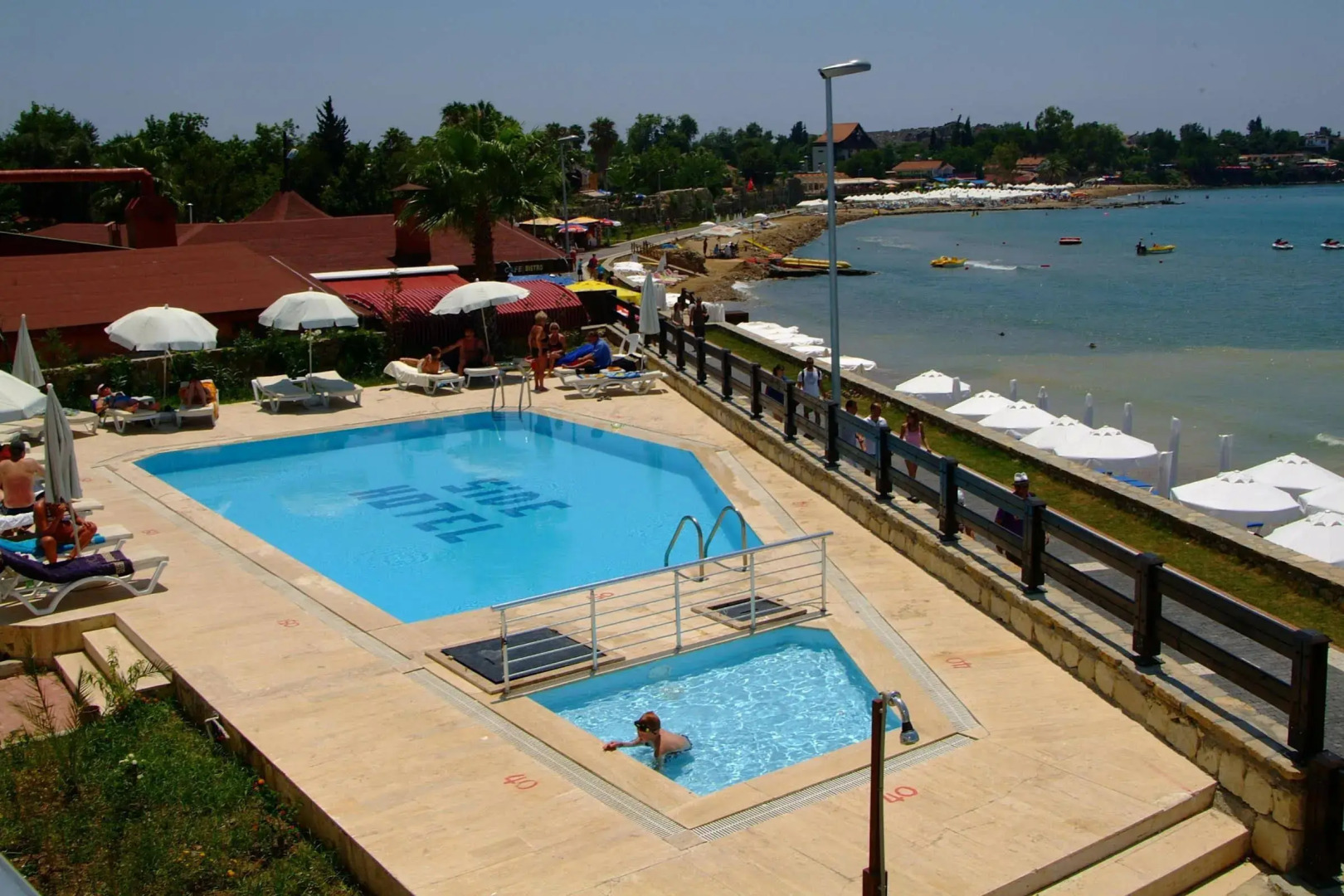 Side Beach Club Hotel