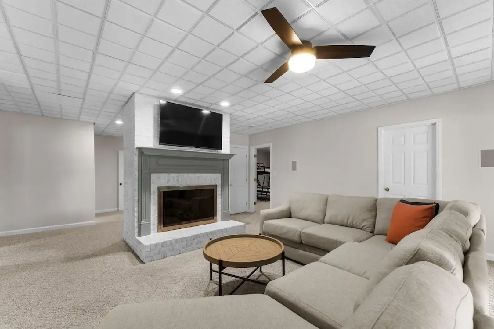 Shoreway Cove by Avantstay Waterfront Pool Dock