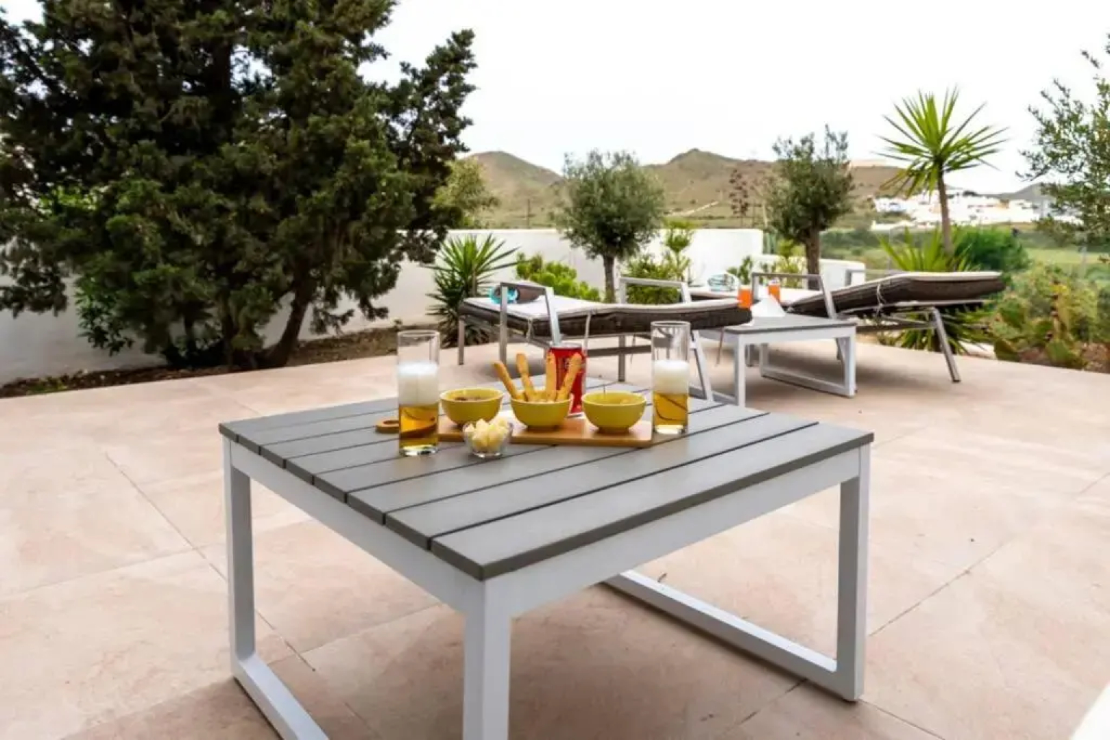 TurAlmeria - Casa Tranquila con Jardín y Aparcamiento privado
