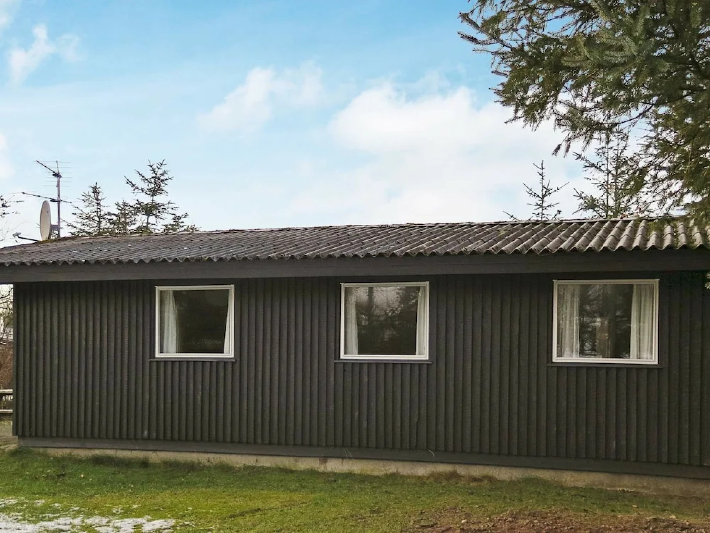 Stylish Holiday Home Near Struer With Garden Furniture