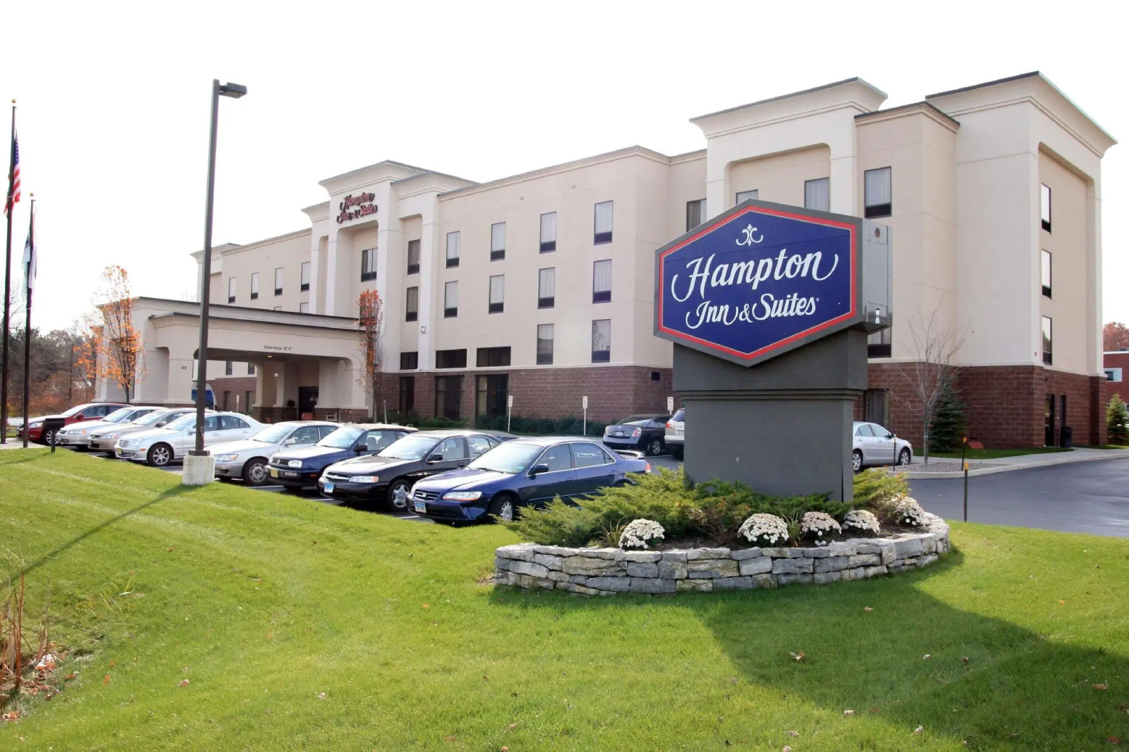 Hampton Inn & Suites Albany Airport