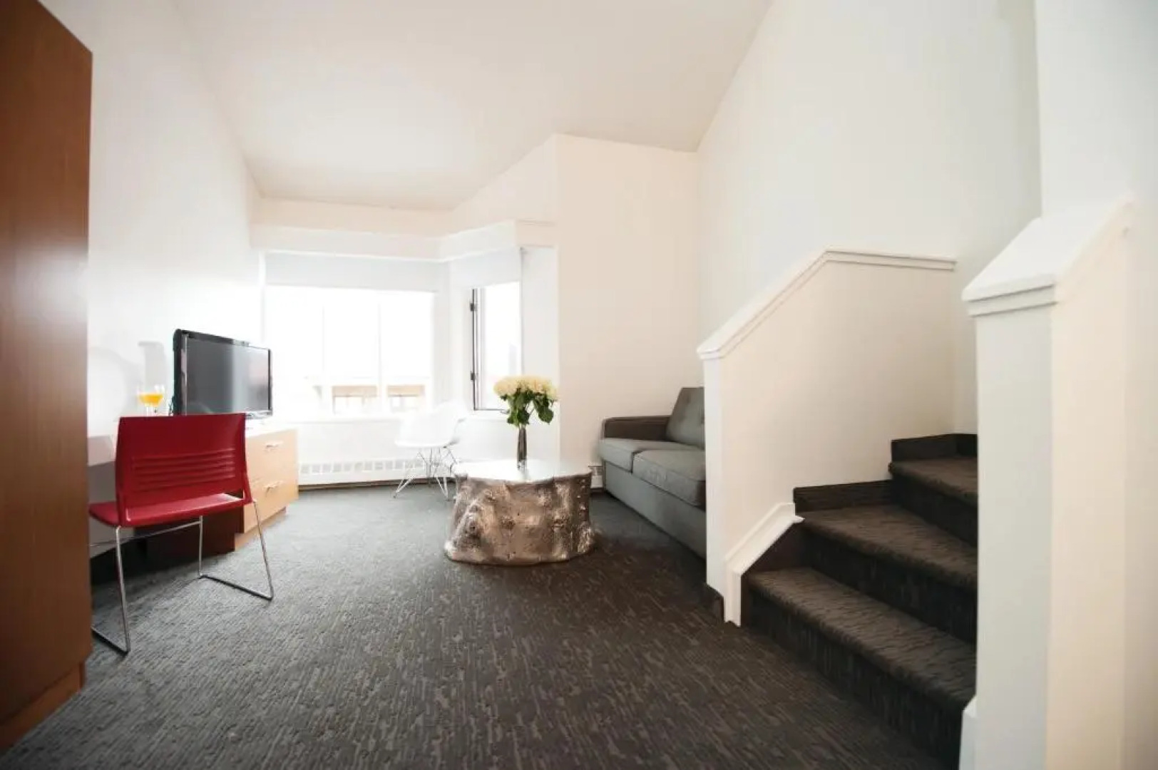 The Elk & Avenue Hotel