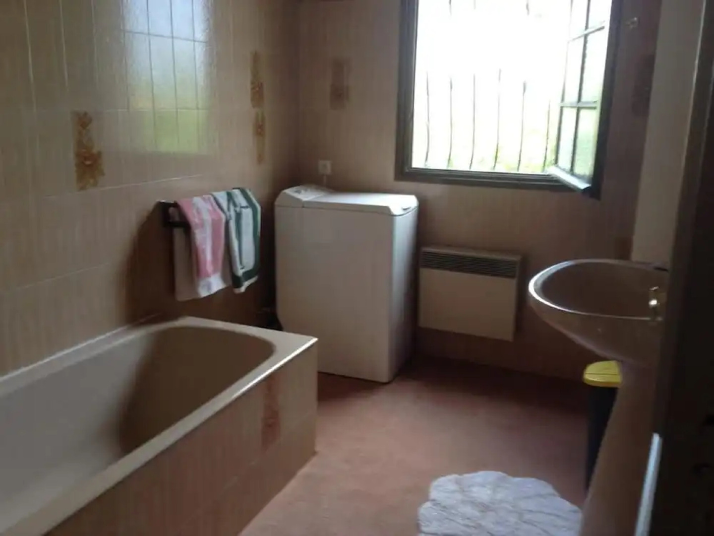 House With 3 Bedrooms in Montady, With Wonderful City View and Enclose