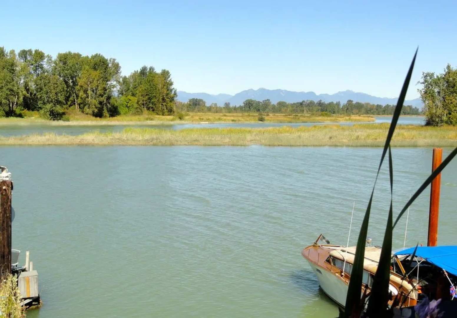 The Duck Inn Riverfront Cottages
