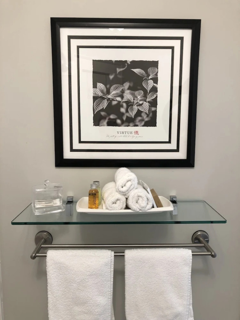 The Lake House Bed & Breakfast