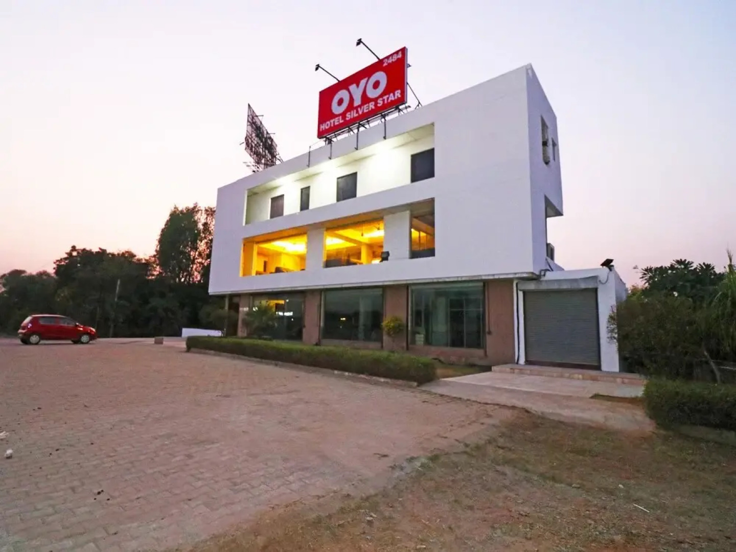 OYO 2484 Hotel Silver Star