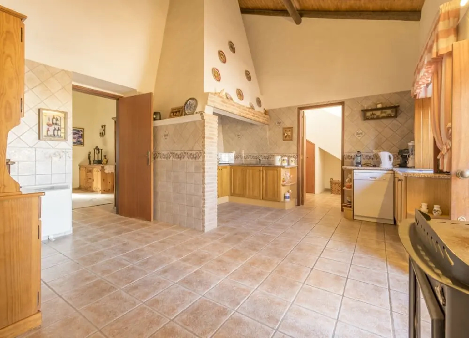 Villa - 6 Bedrooms with Pool and WiFi - 103920