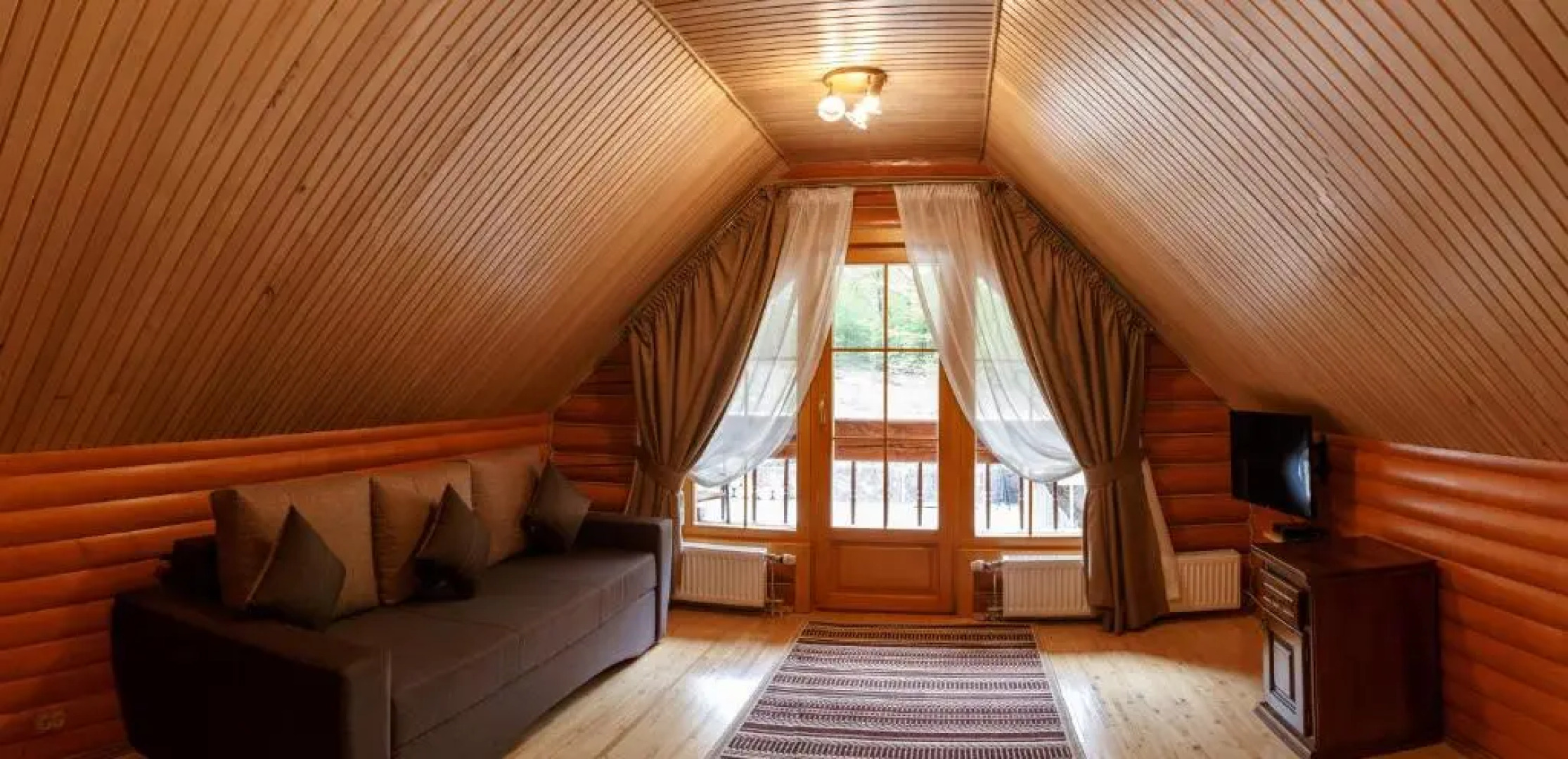 Toursit Complex Polyana Kvasova