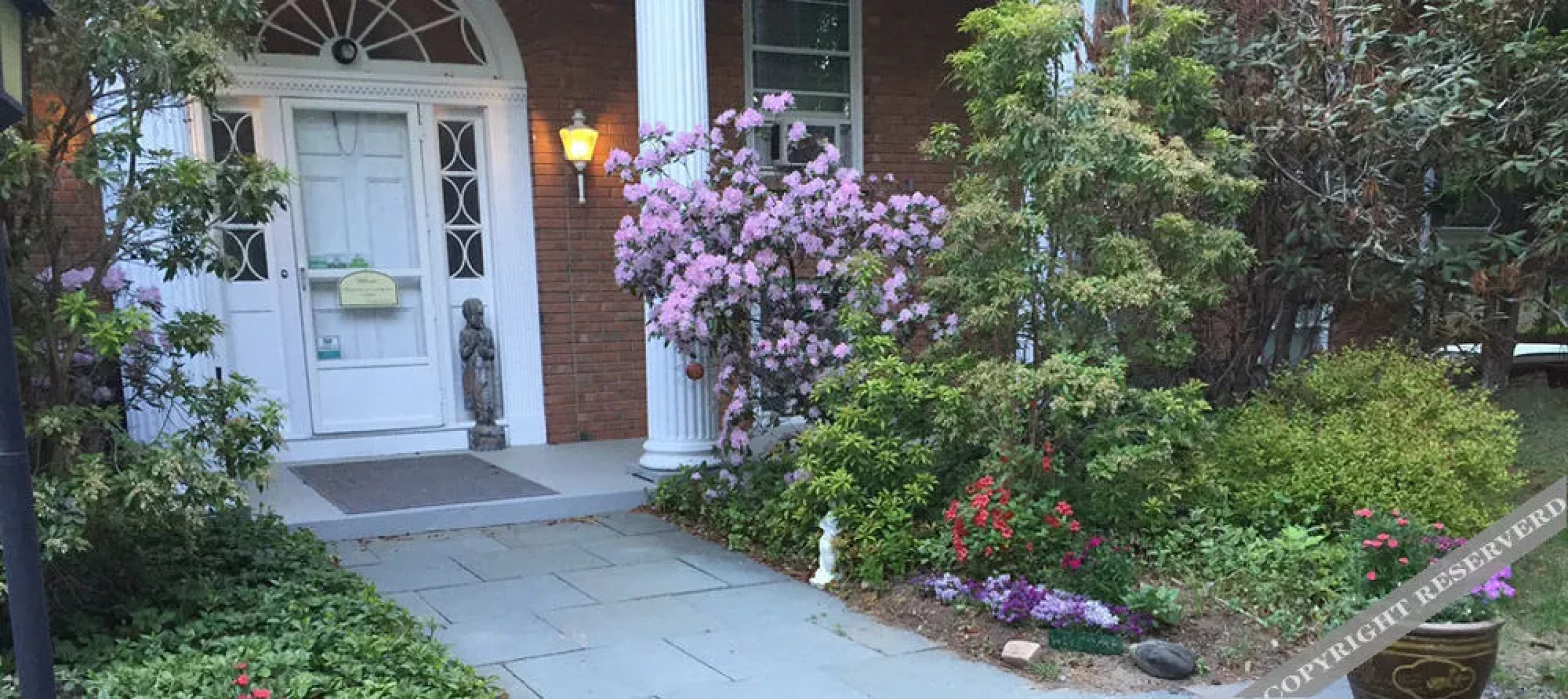 Enchanted Manor of Woodstock Bed and Breakfast