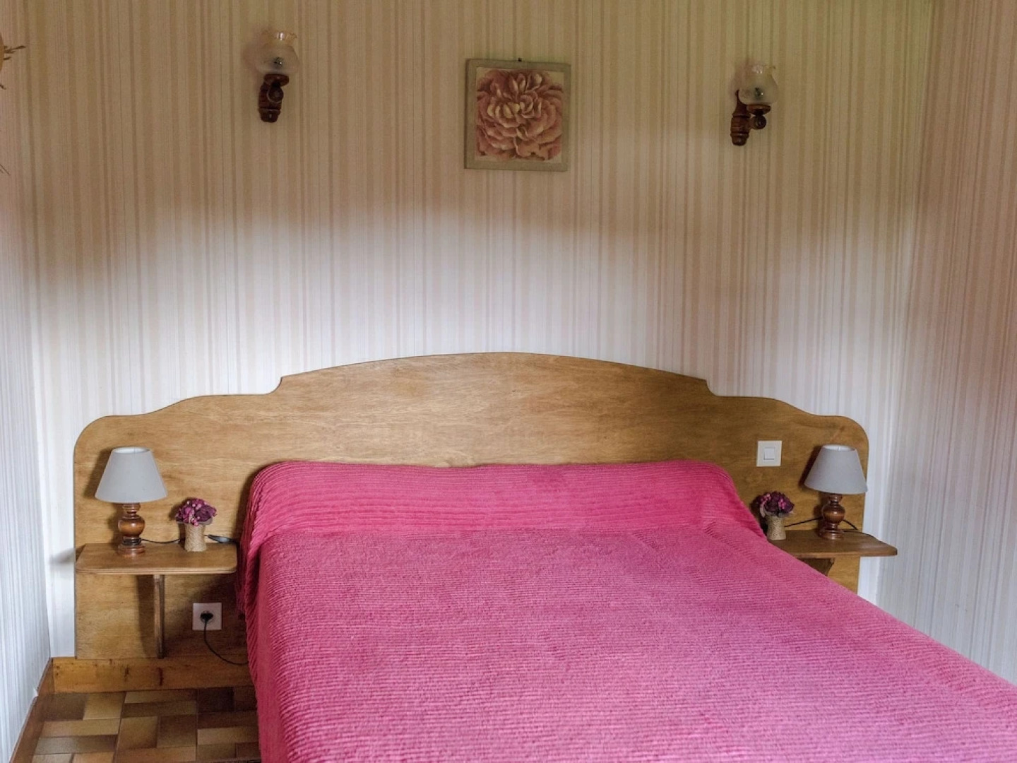 Rural, Detached Holiday Home With Pleasant Garden Near the French West Coast