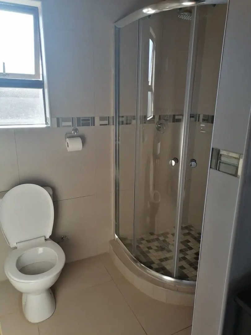 Rose and Thorn Guesthouse - Adults Only