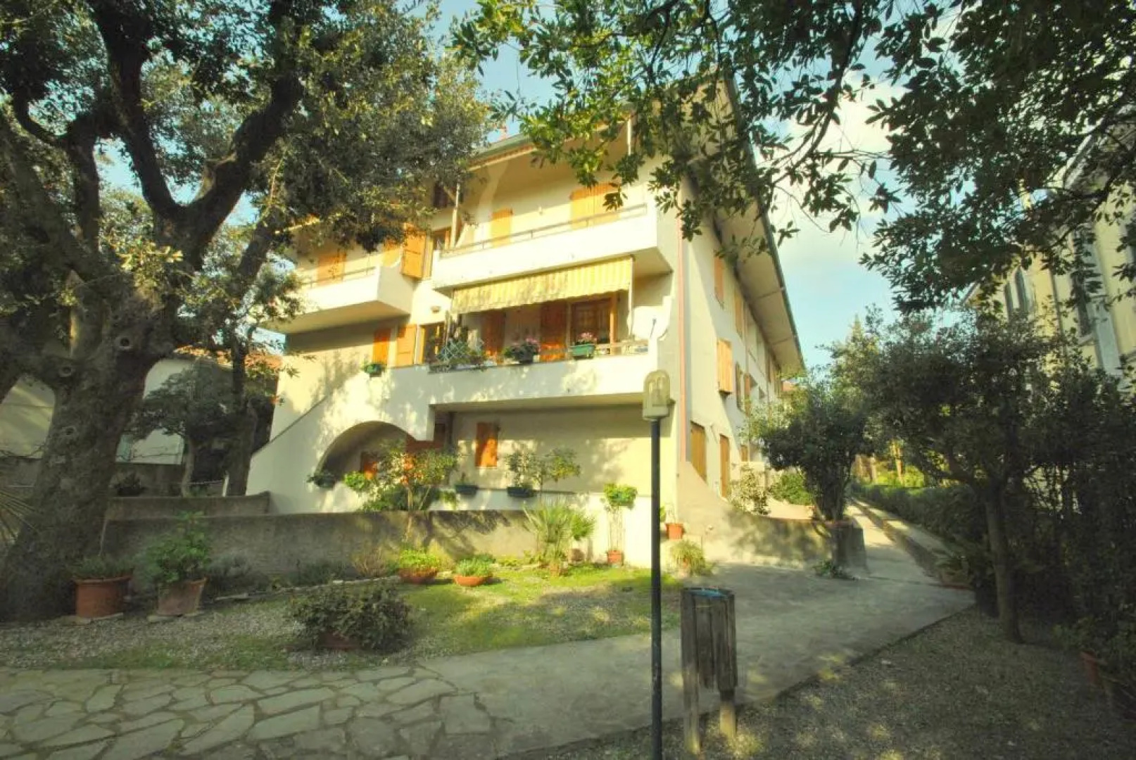 Appartamenti Pino Italico