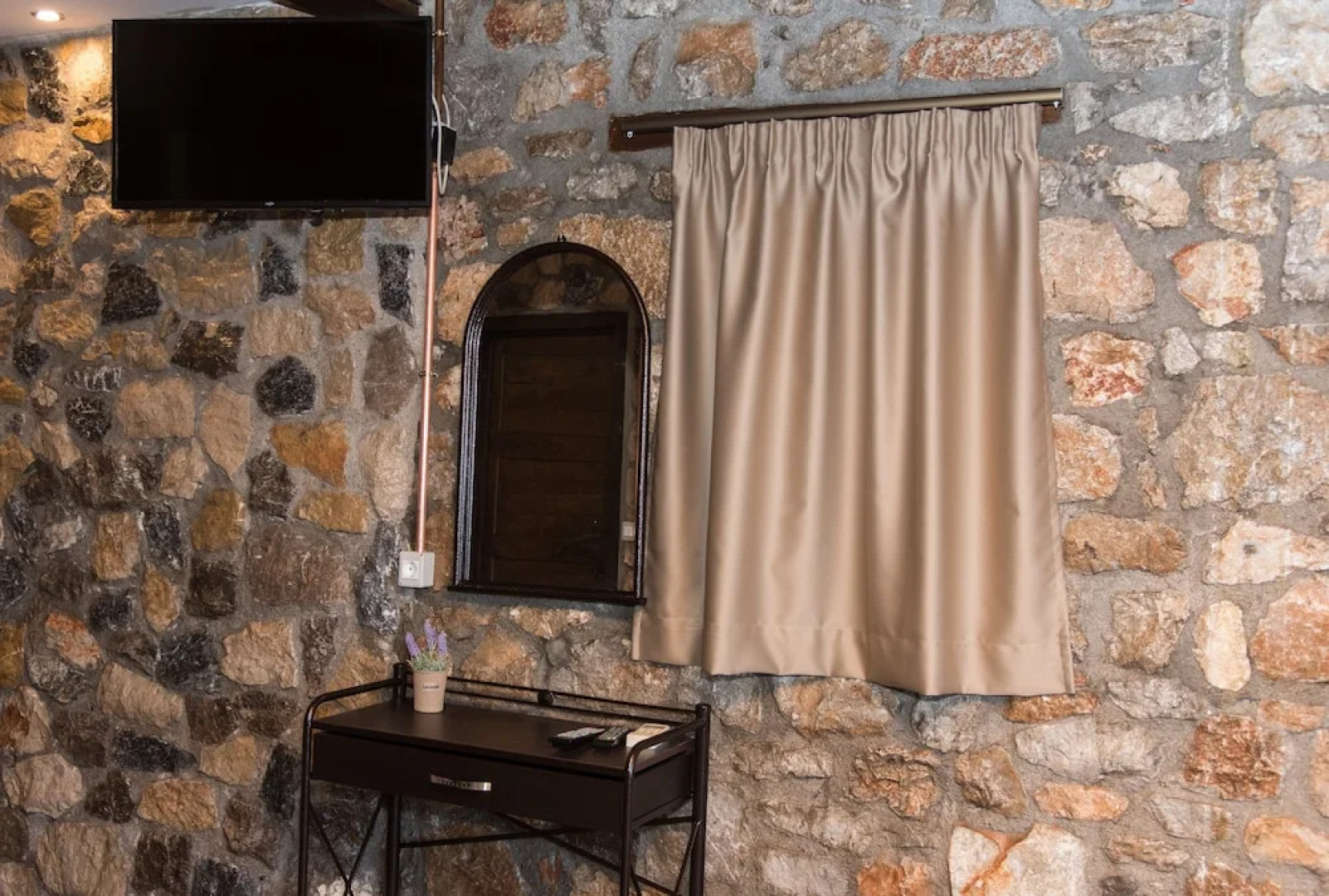 Agrilia Koromili Retreat