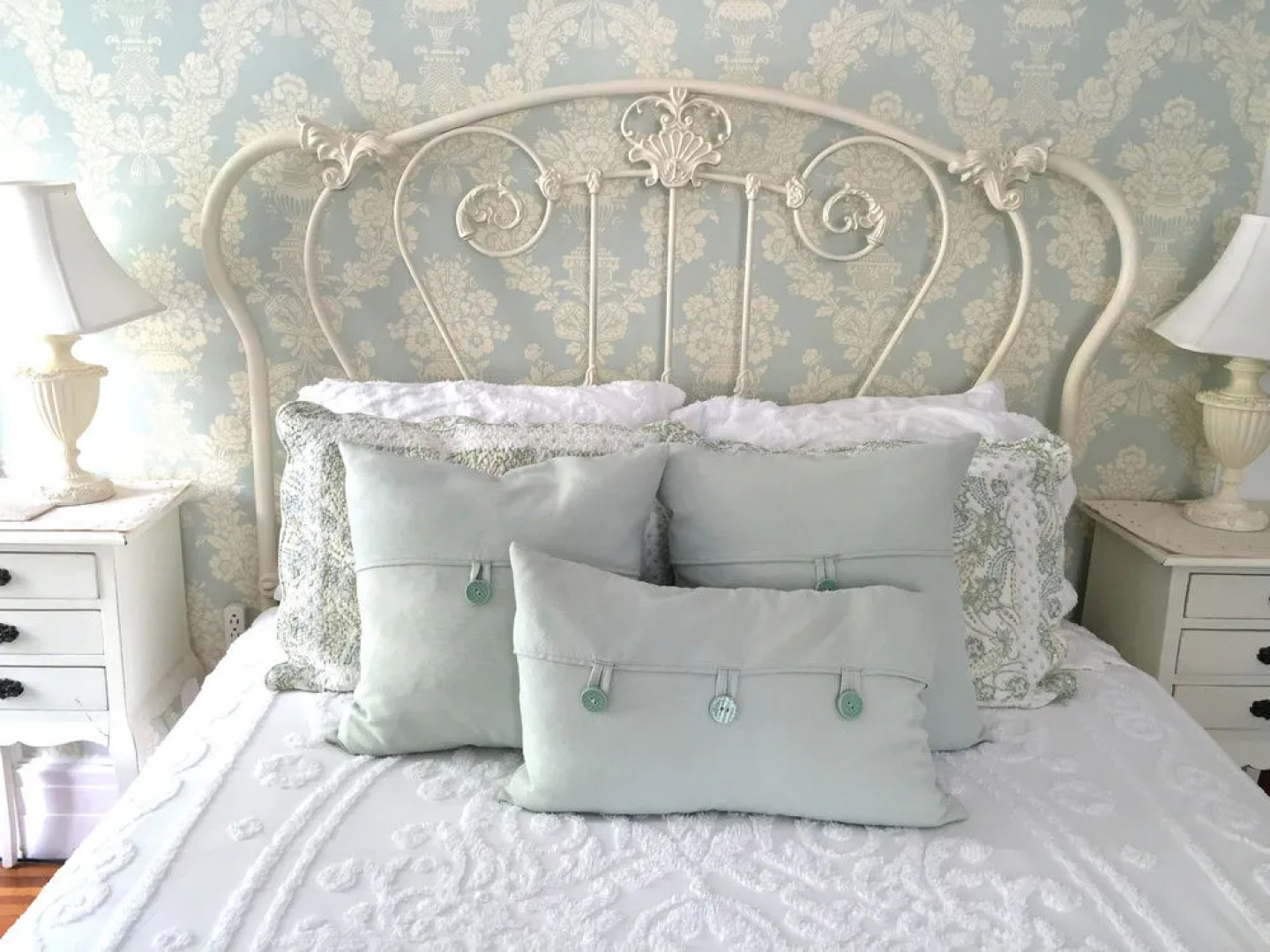 The Four Chimneys Inn