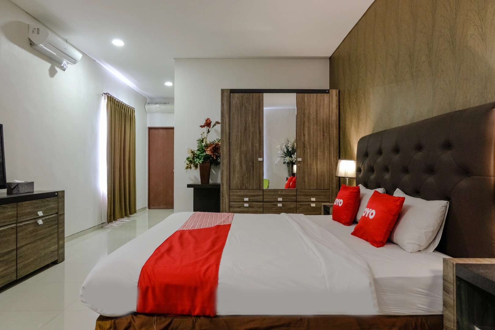 Townhouse OAK Series Style Hotel Jember