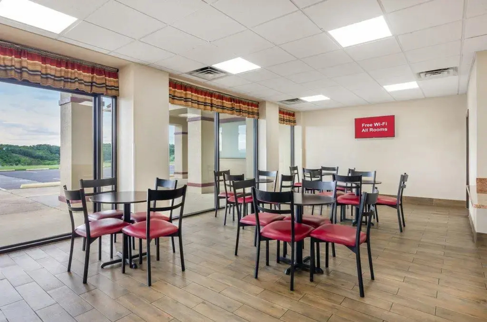 Red Roof Inn Staunton