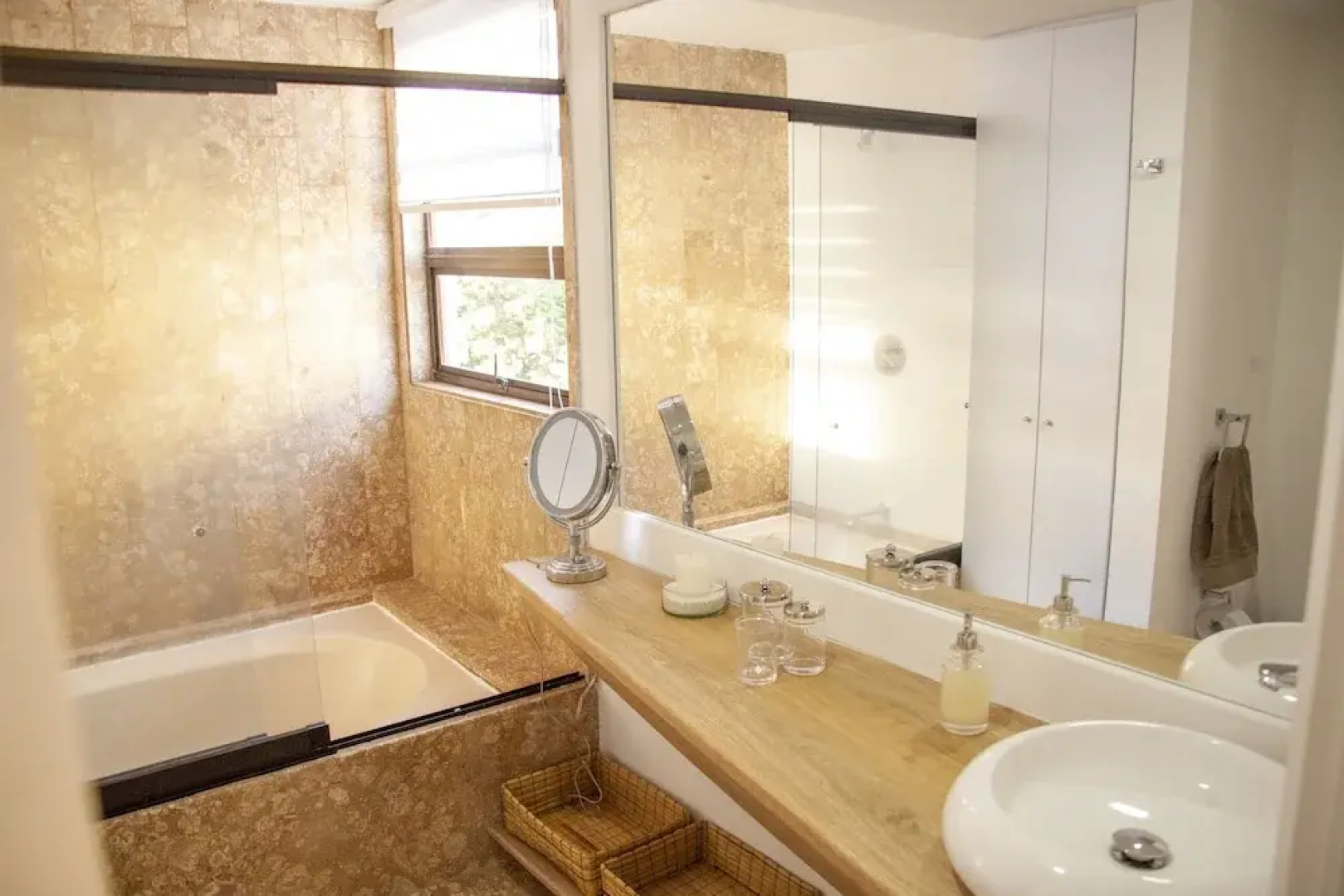 Large Apartment Poblado By Nomad Guru