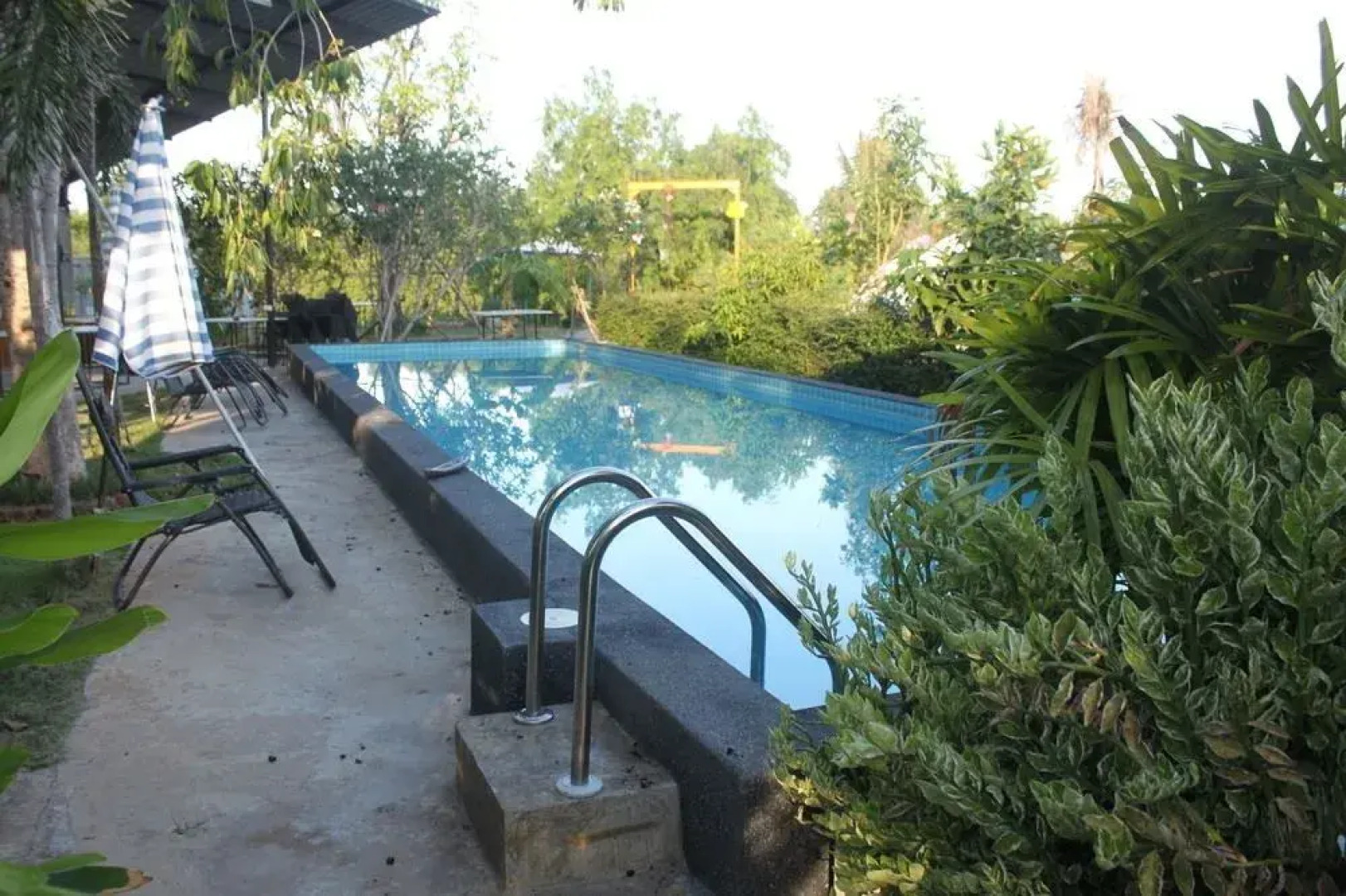 Pran River View Resort