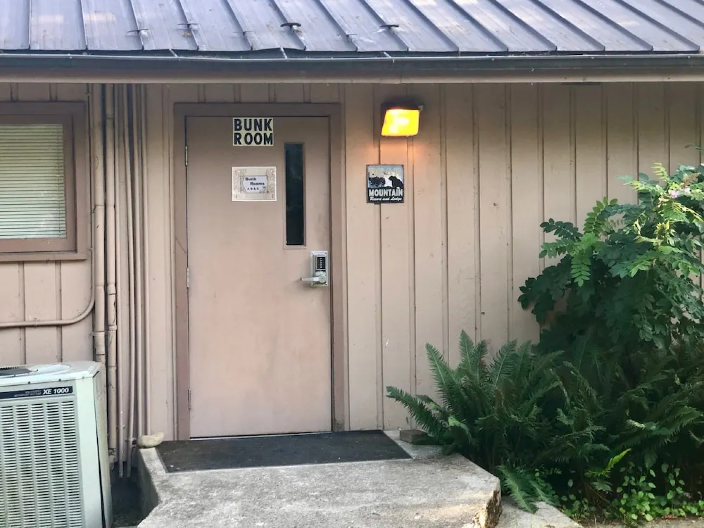 McKenzie River Mountain Resort