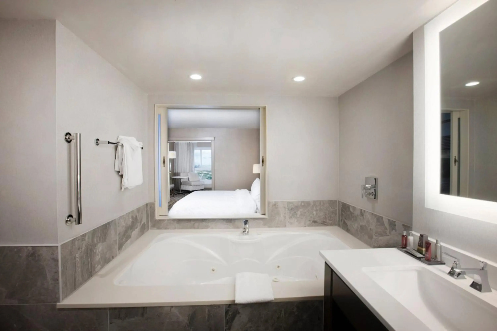 Marriott Niagara Falls Fallsview Hotel & Spa