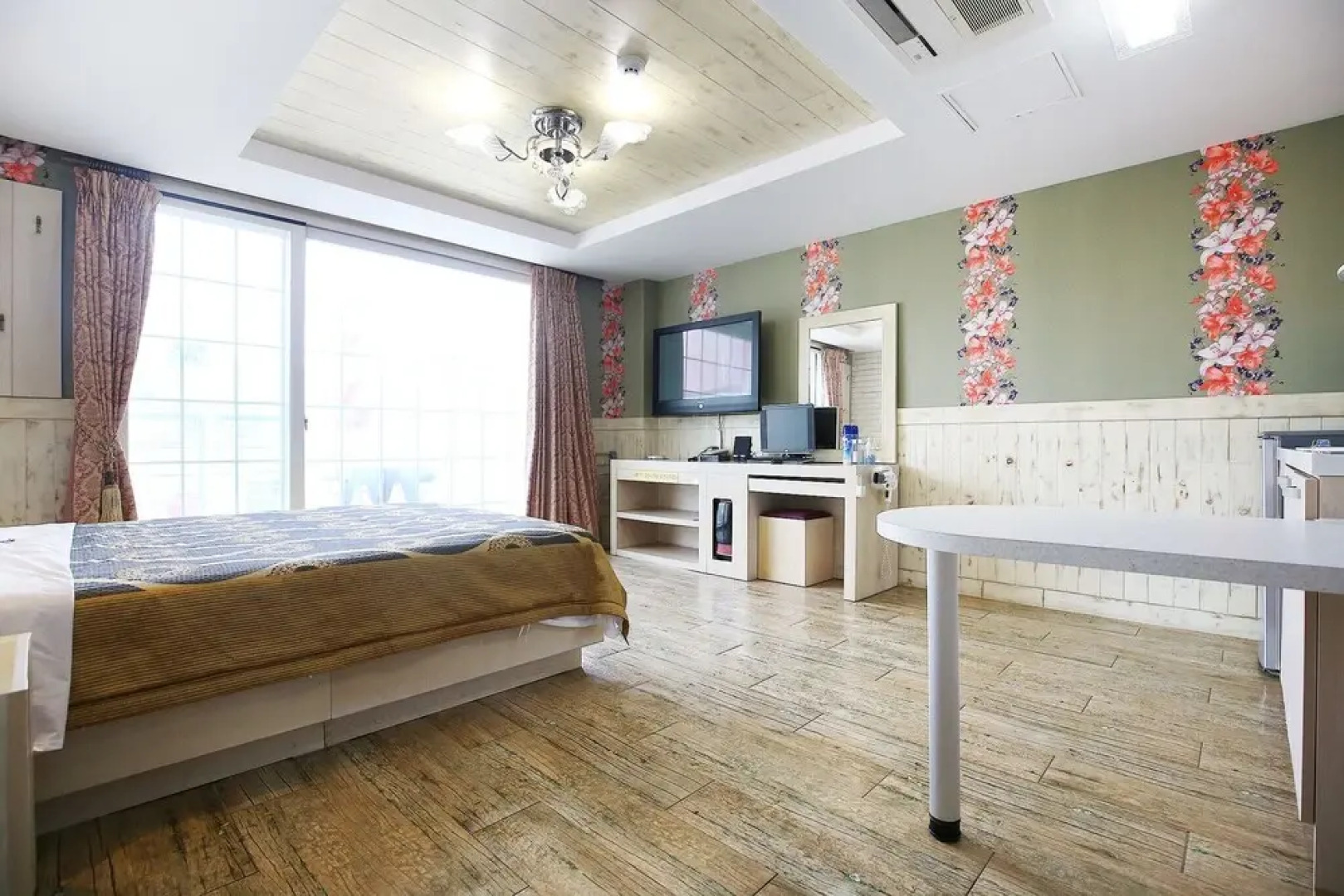 Taean Subichi Castle Pension