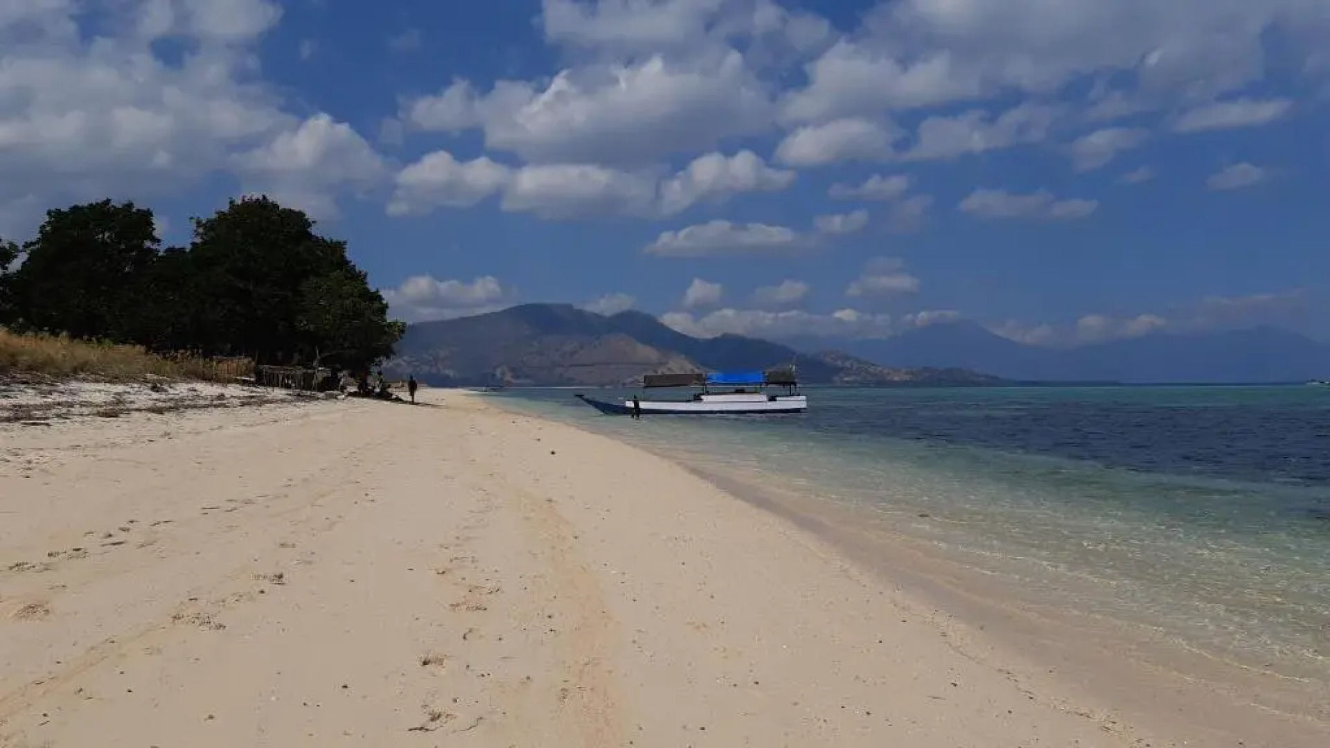 Guest house dorm Floressa