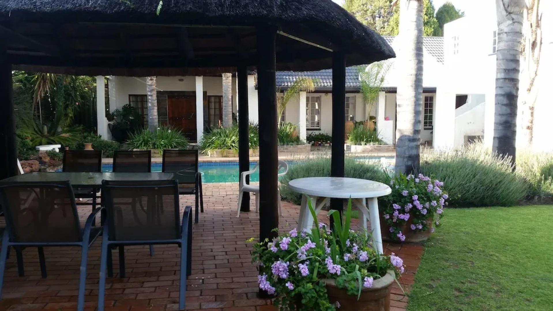 Six Valk Avenue Guest House