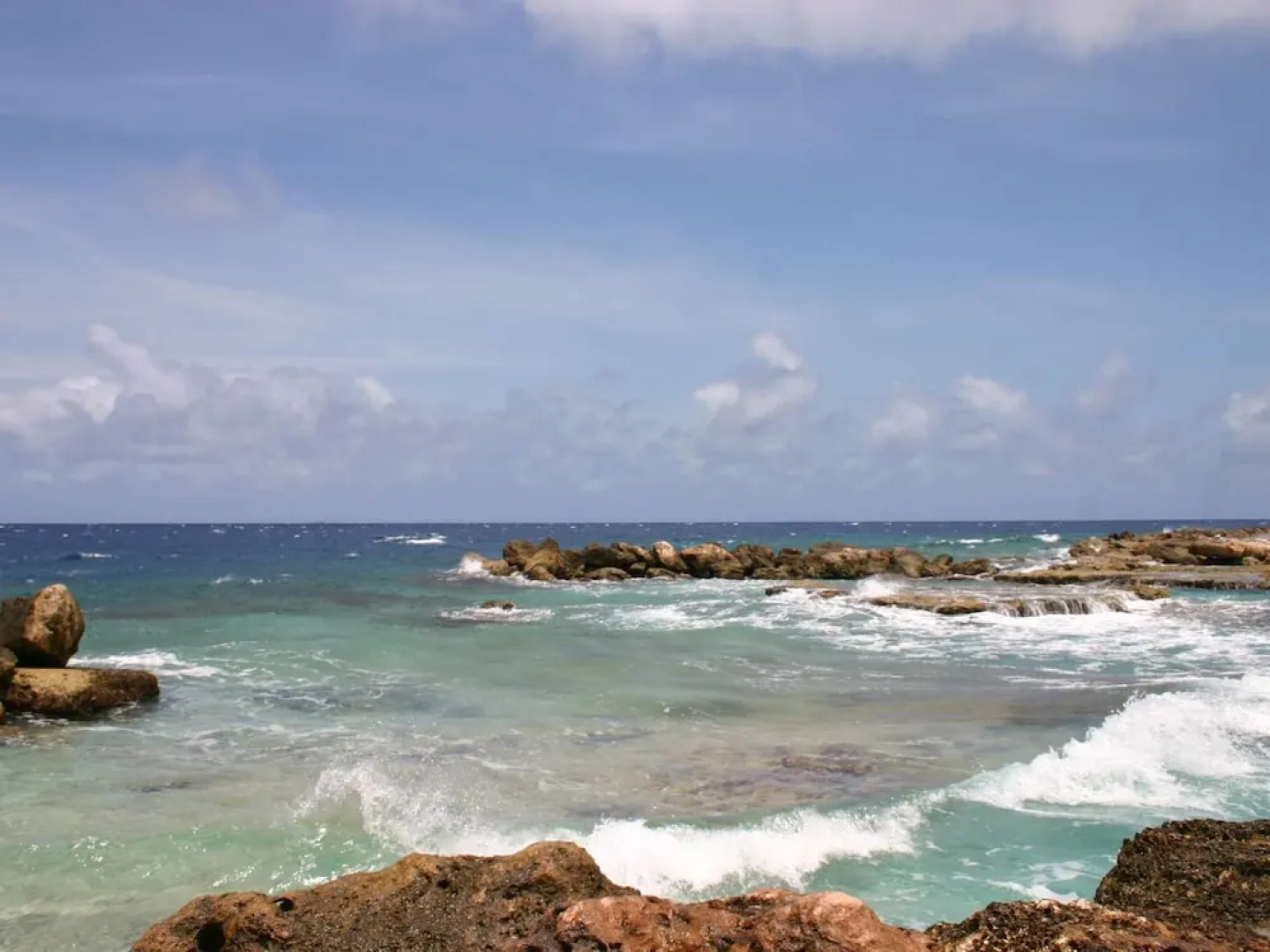 Sea-view Apartment in Mambo Beach Near Seaaquarium