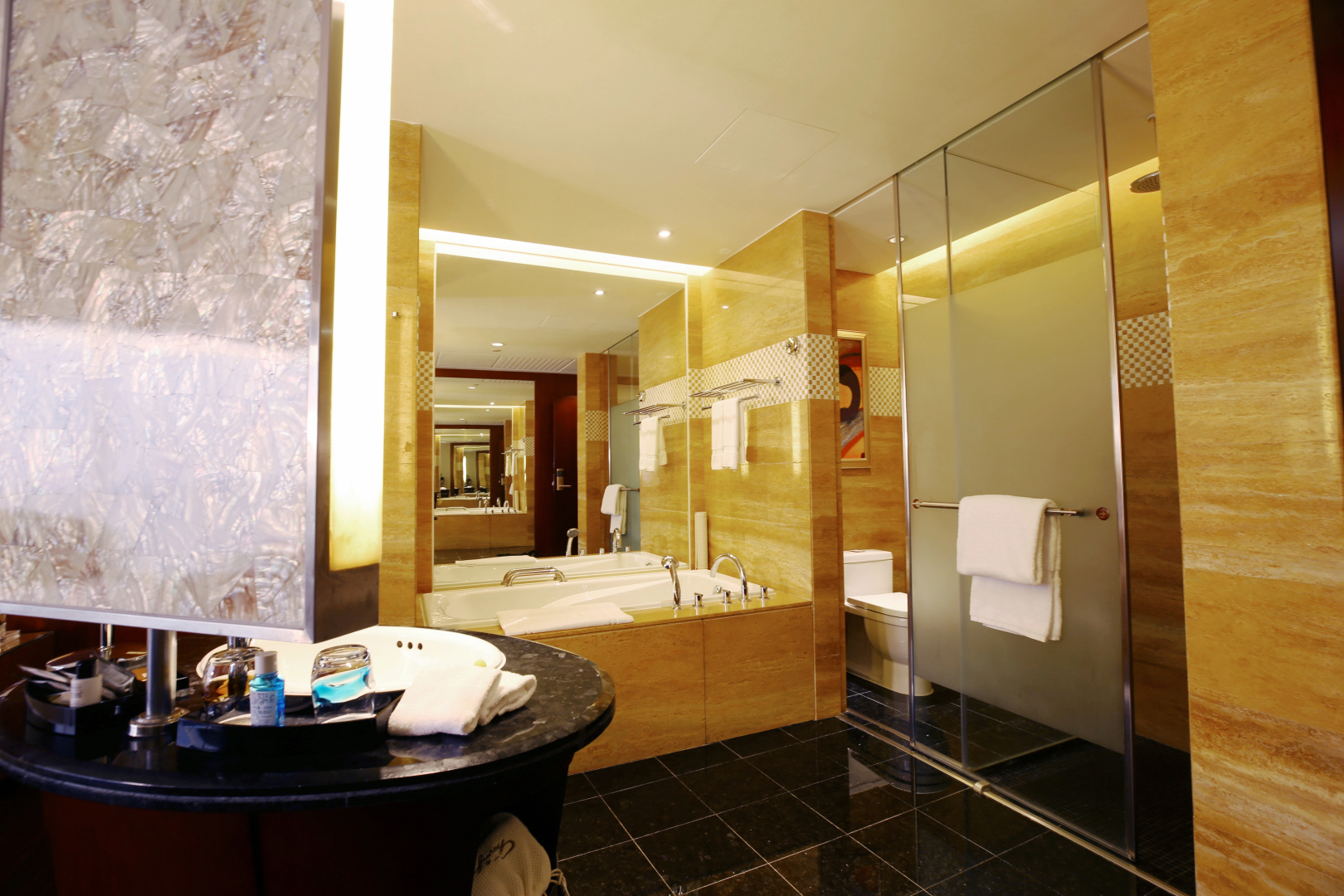 Zhuhai Charming Holiday Hotel