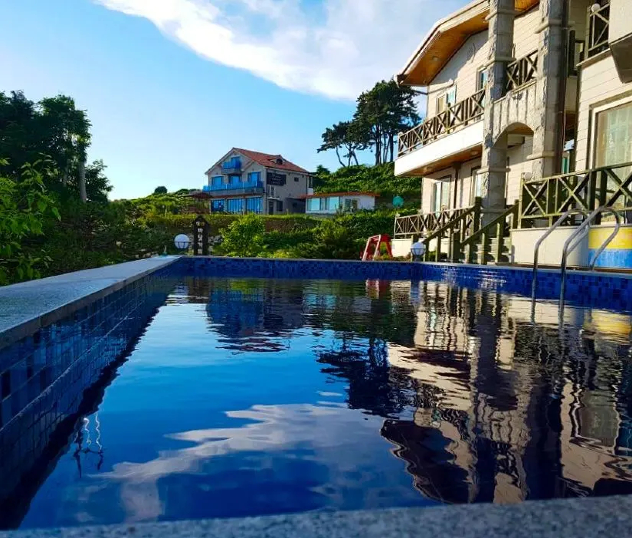 Buan Badatgaui Chueok Pension