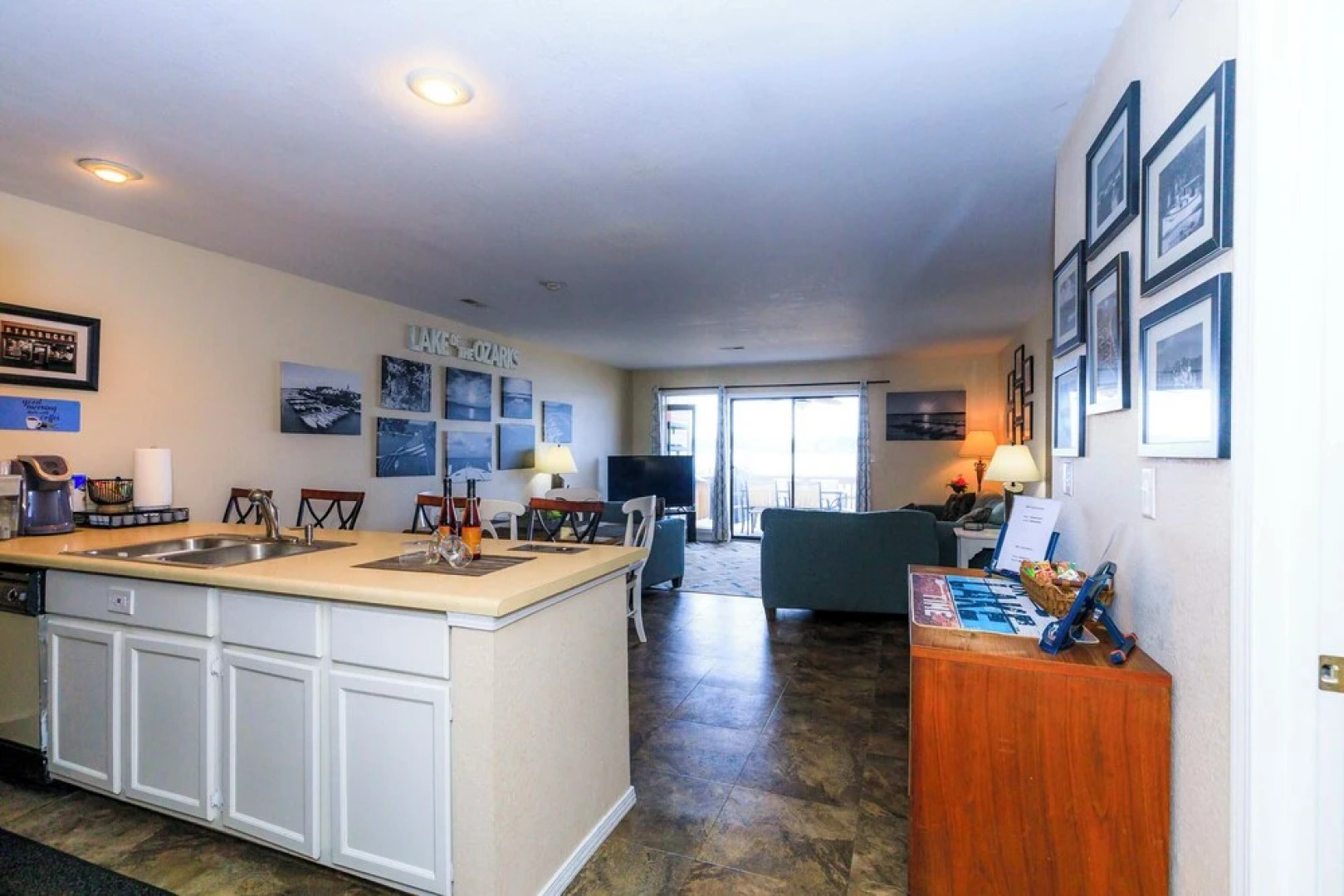 Pool Days & Water Fun Await: Lake Ozark Escape!