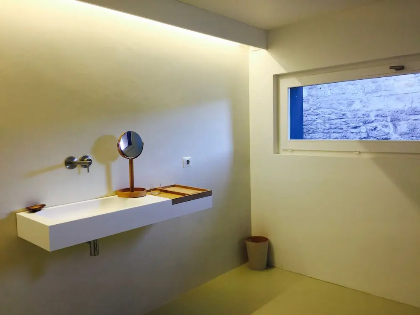 Tour Sarrazine de Montaren