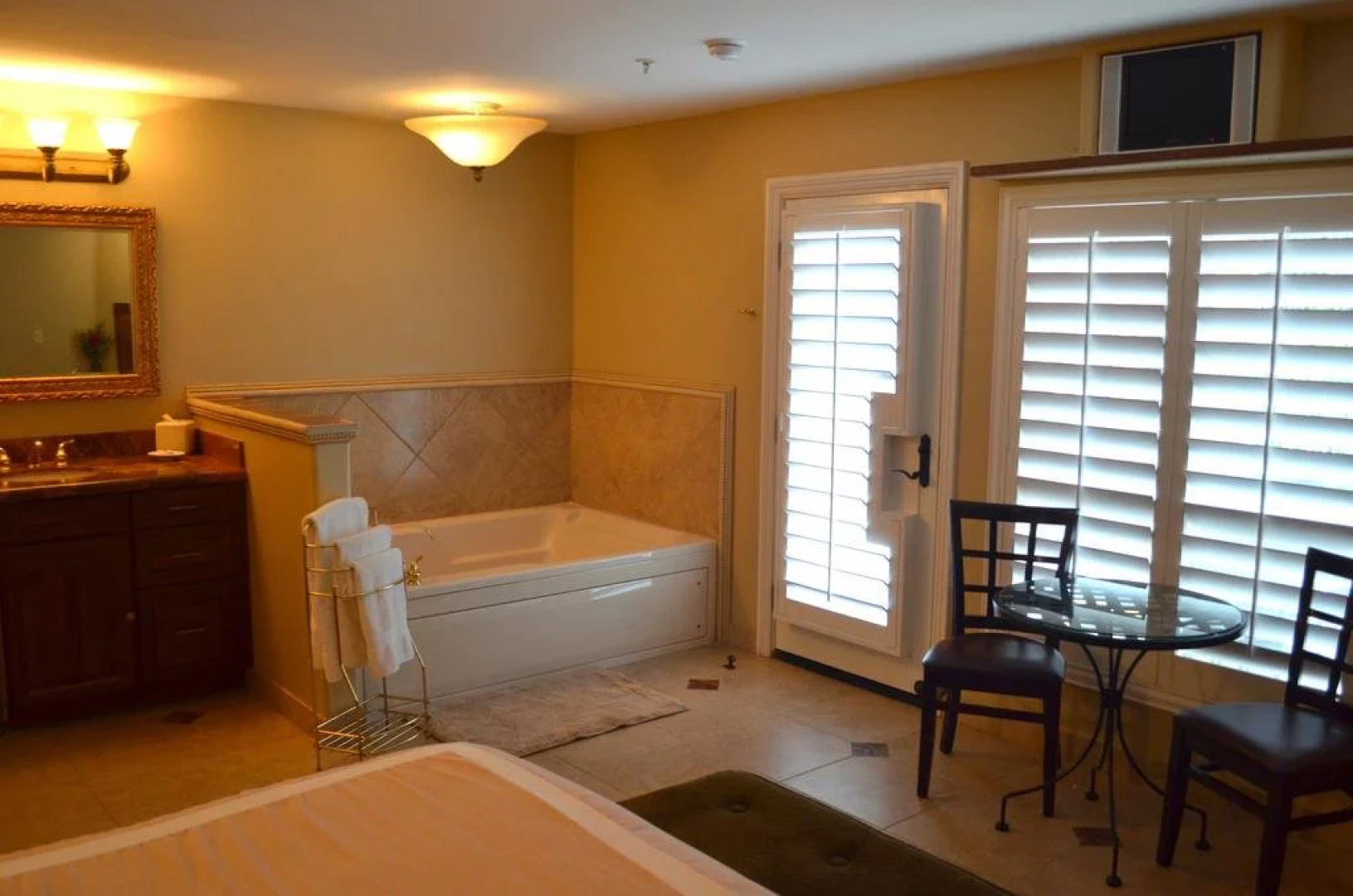 Milos Inn at Boulder