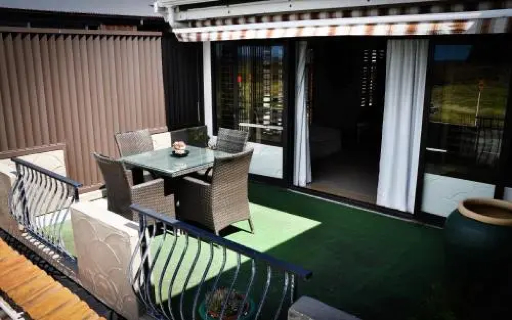 Aqua Beachfront Motel