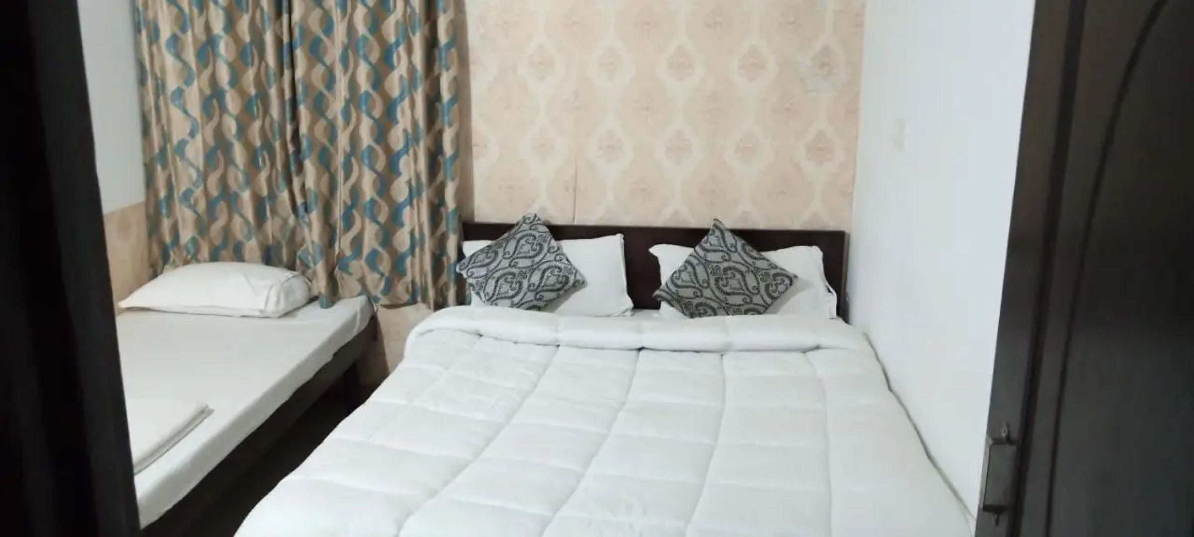 The Royal Lake View Villa