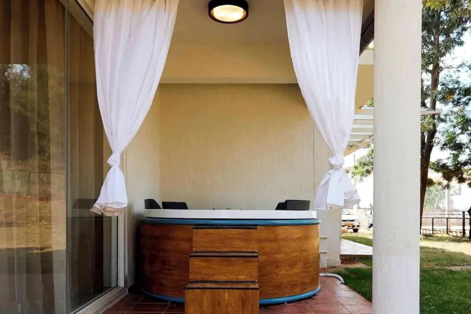 Royal County Villa by Stayjade