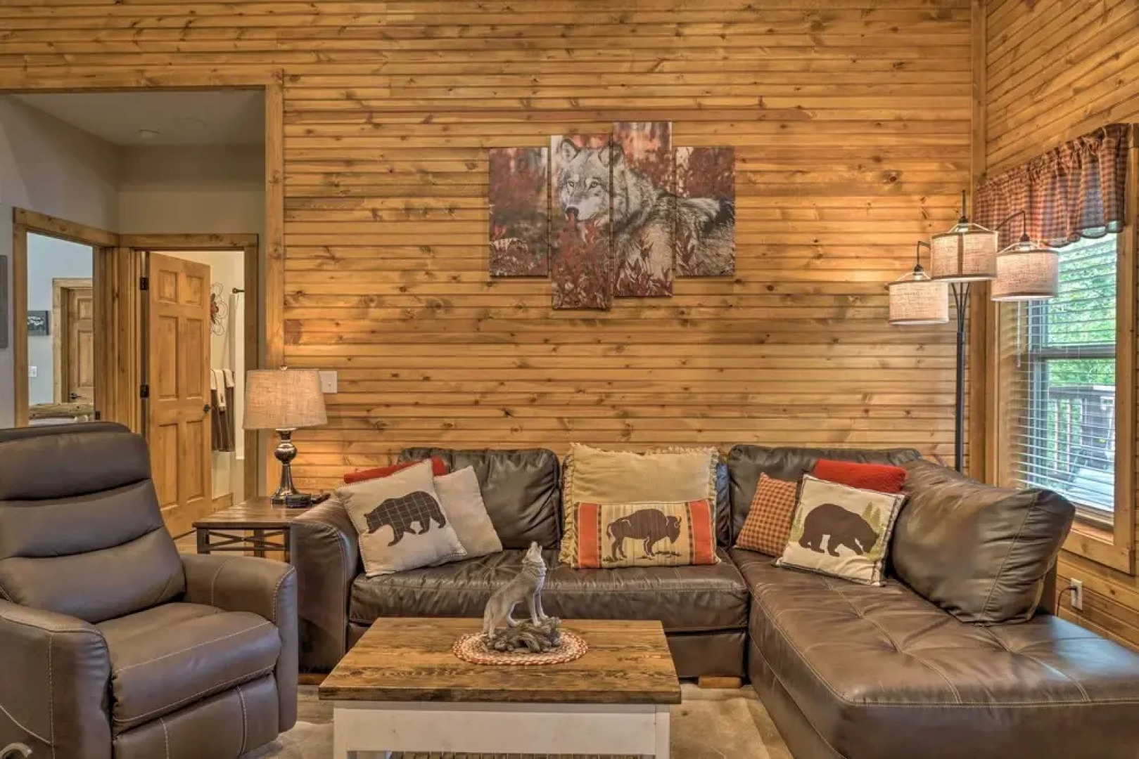 Branson West Cabin w/ Pool Access & Golfing