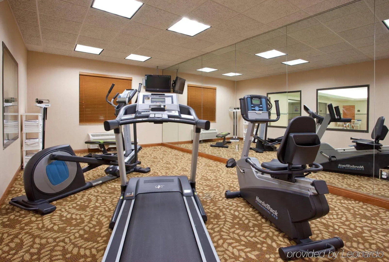 Holiday Inn Express Hotel & Suites Bay City by IHG