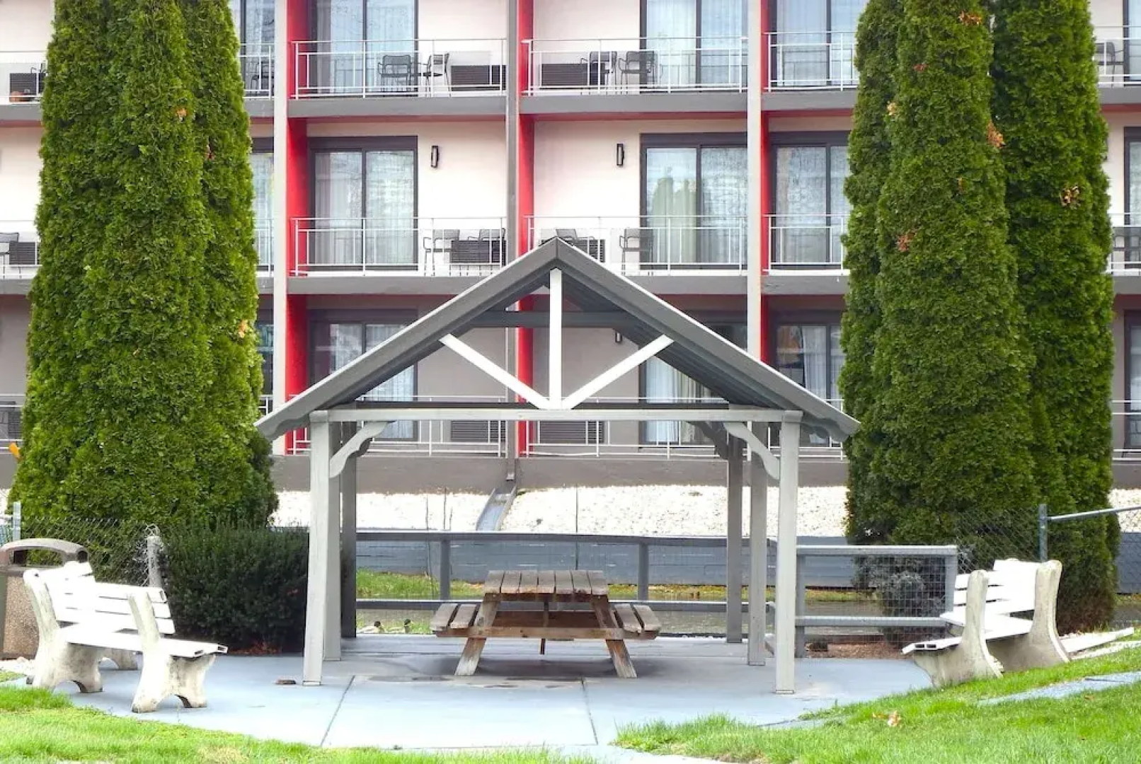 Cburg Inn & Suites