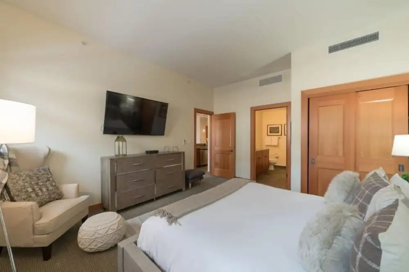 Luxury Ski in, Ski out 3 Bedroom Mountain Resort Vacation Rental in the Heart of Snowmass Base Village