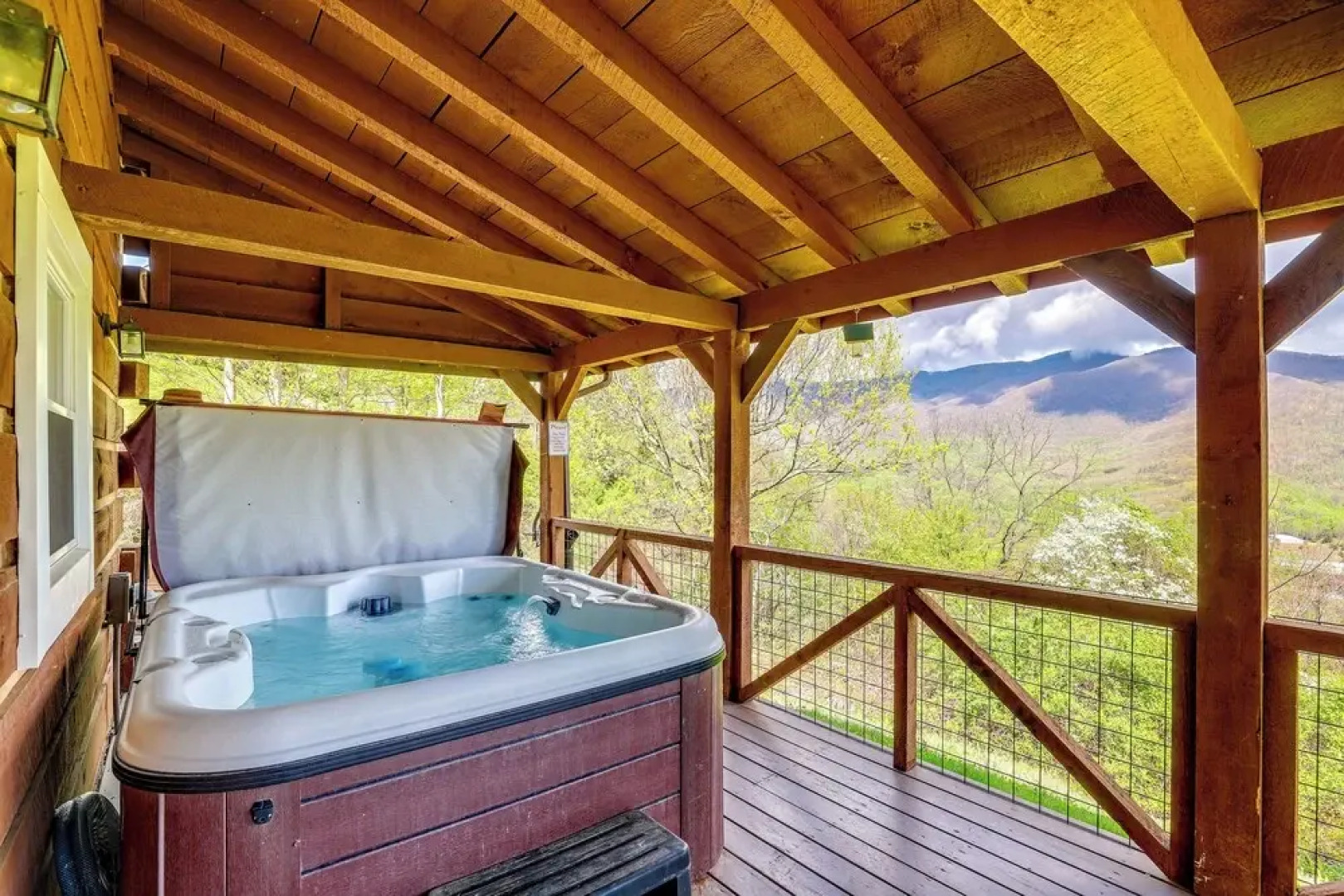 True Log Cabin w/ Game Room, Year-round Views