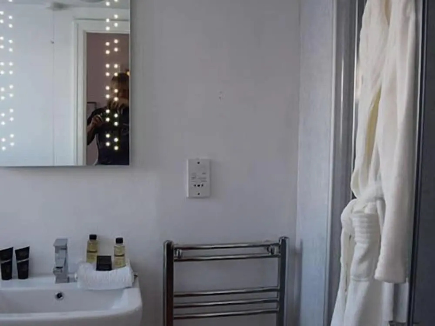 The Tudor Rose Hotel