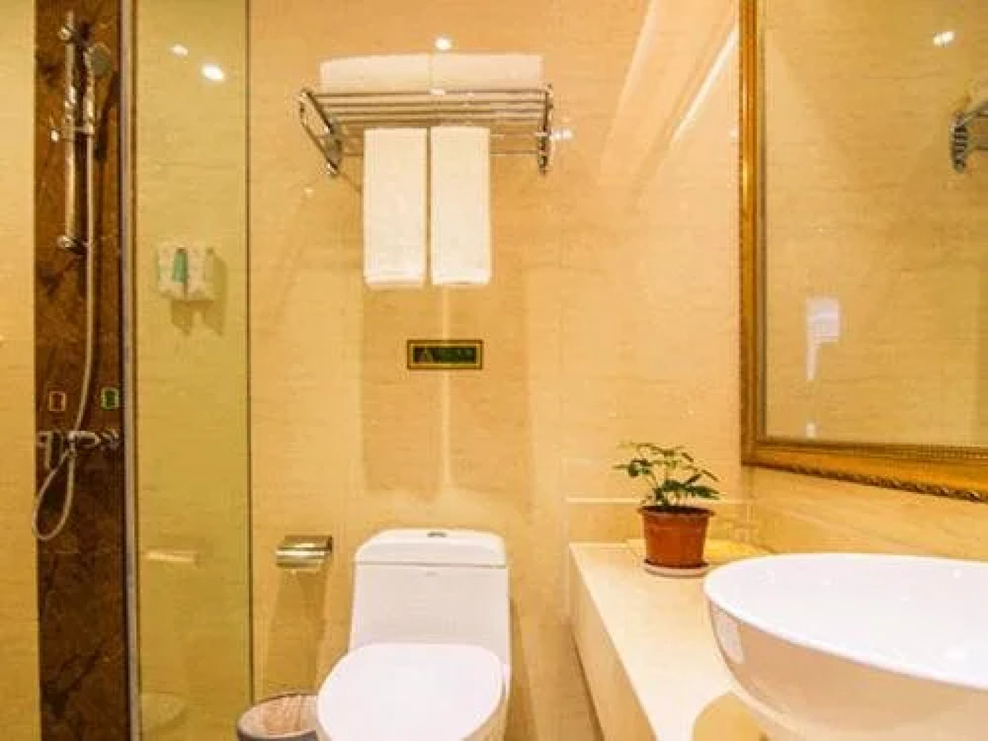 Vienna Hotel Yueyang Huarong Avenue Branch