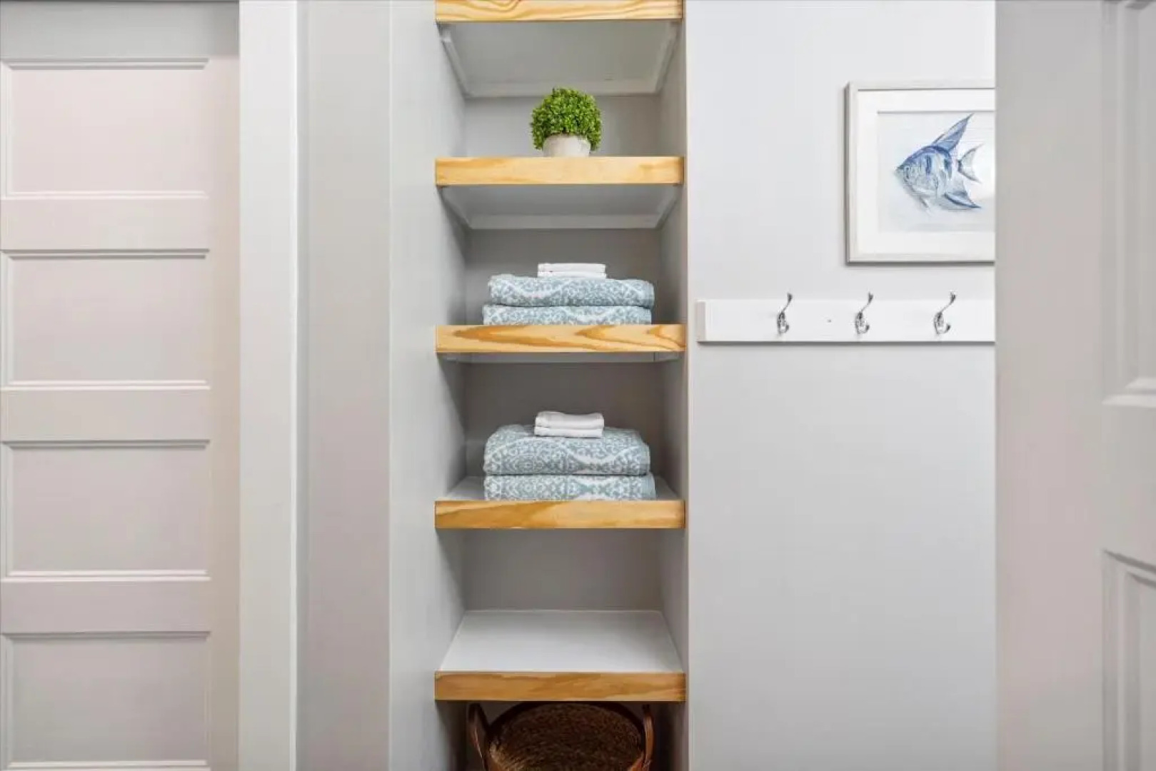 The Hummingbird House - East End Island / Pet Friendly