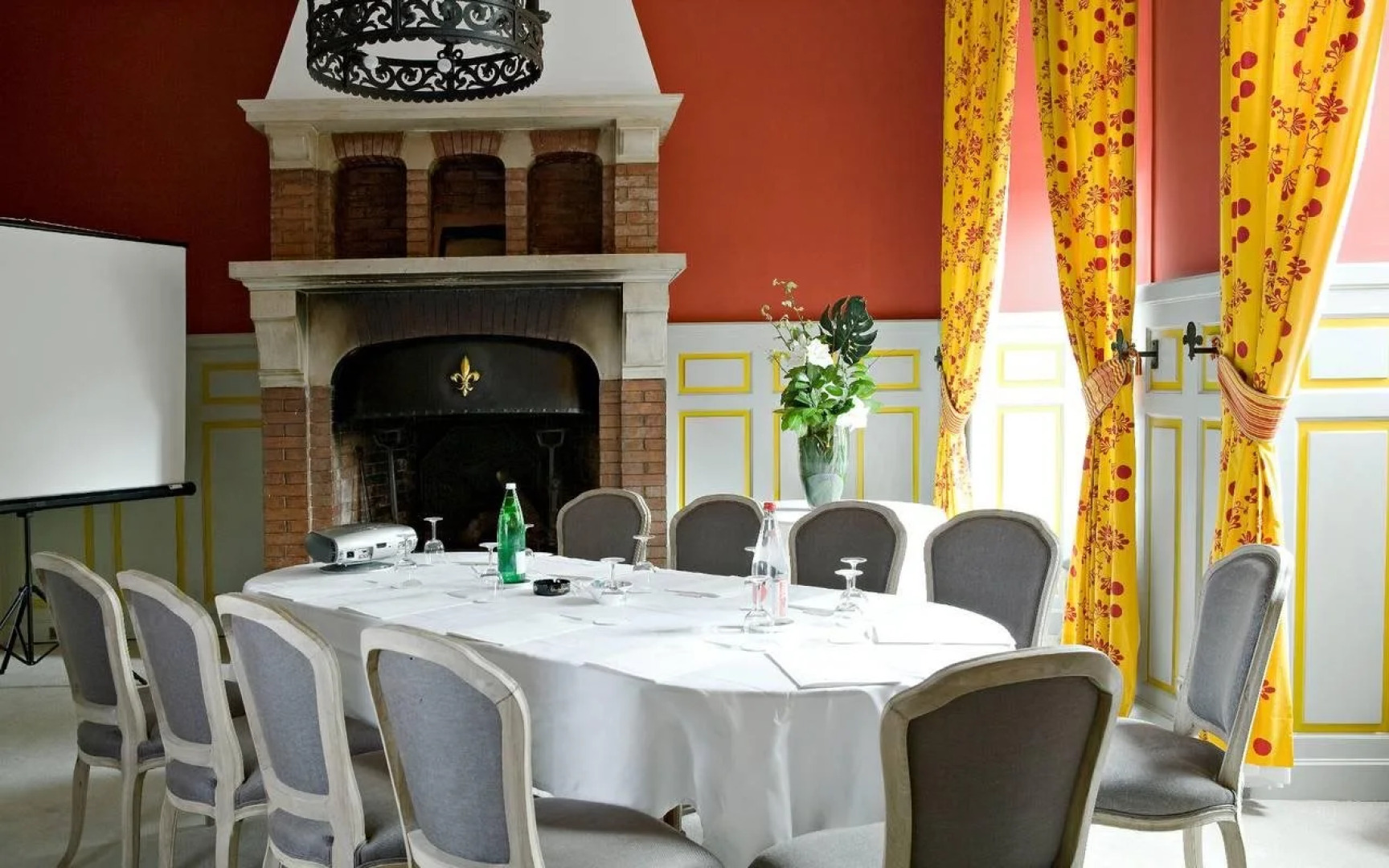 Chateau De Rochegude