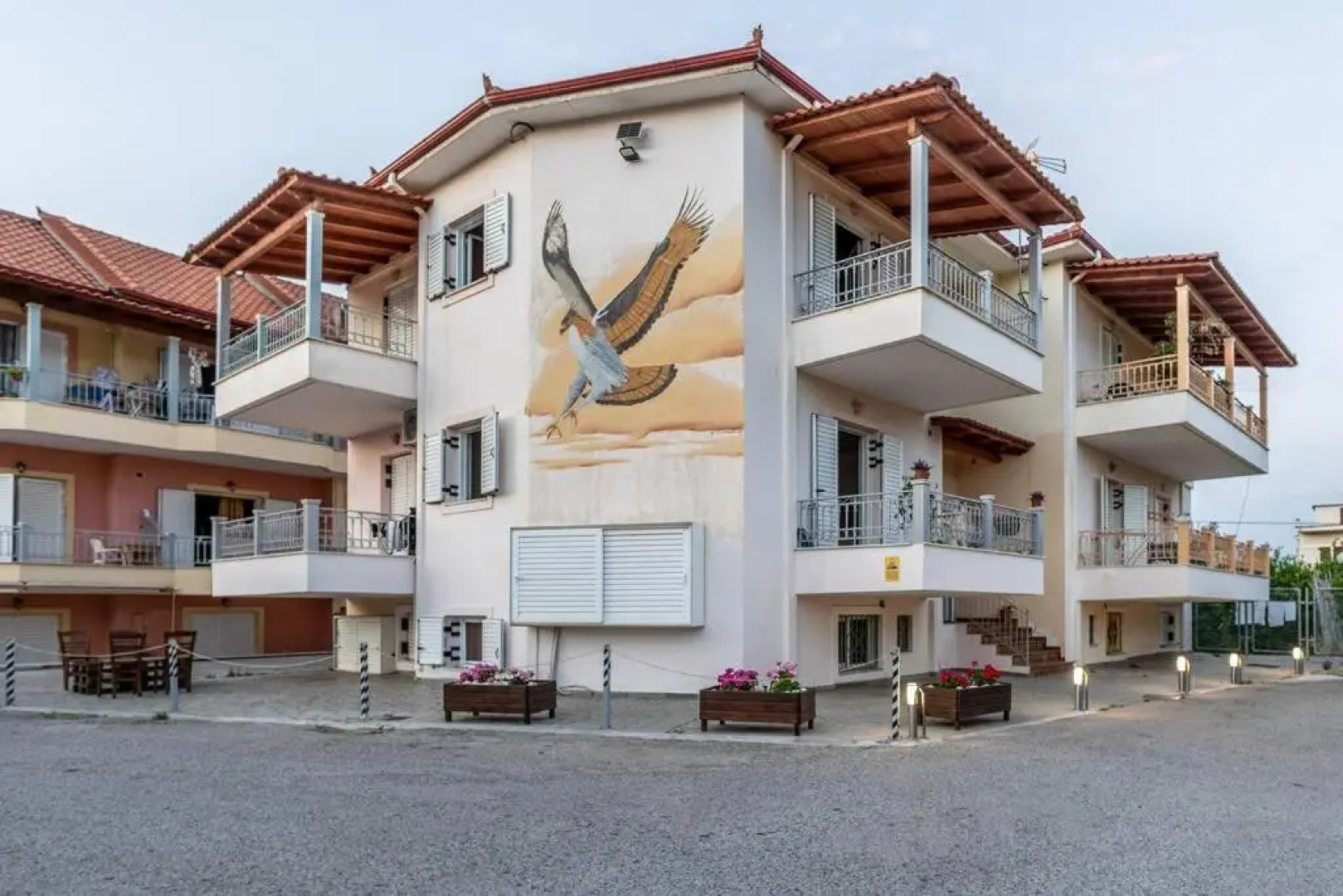 Eagle's Nest City Apartments