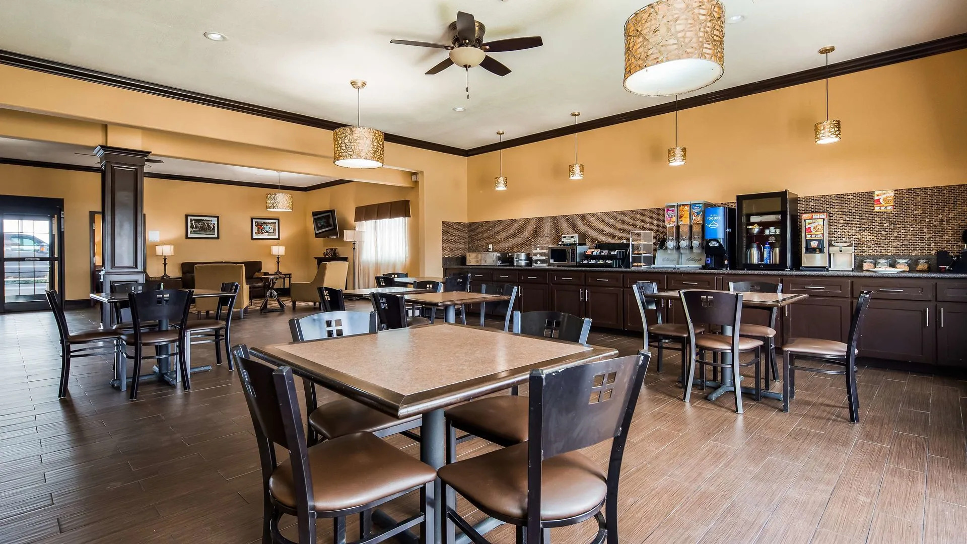 Red Roof Inn & Suites Sulphur Springs