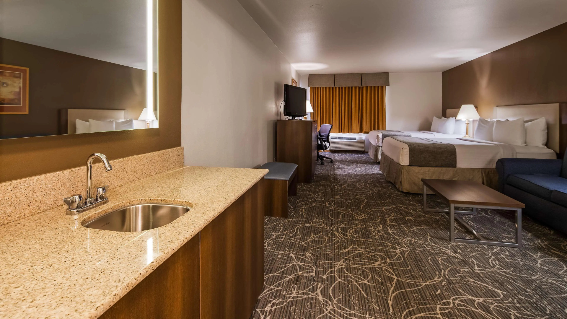 Best Western West Towne Suites